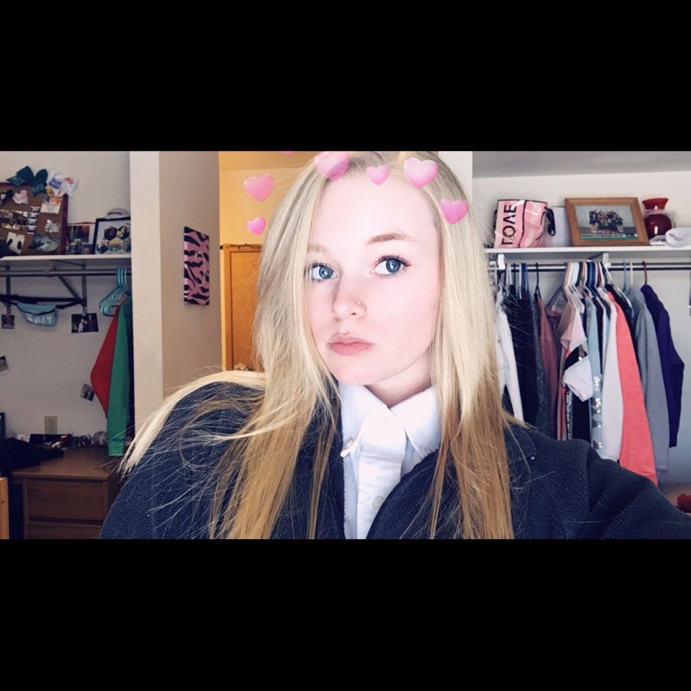 Meet your Posher, Caitlin